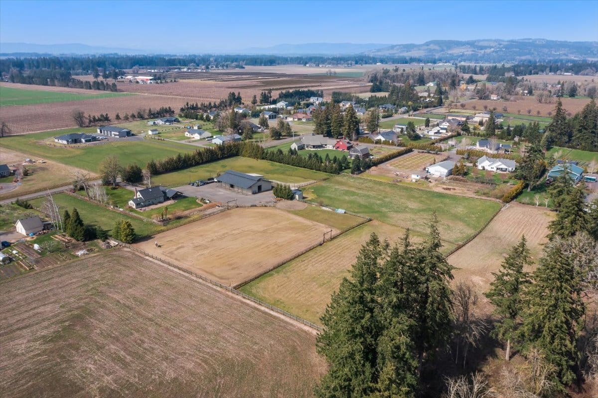JUST LISTED HORSE PROPERTY IN AURORA, OREGON